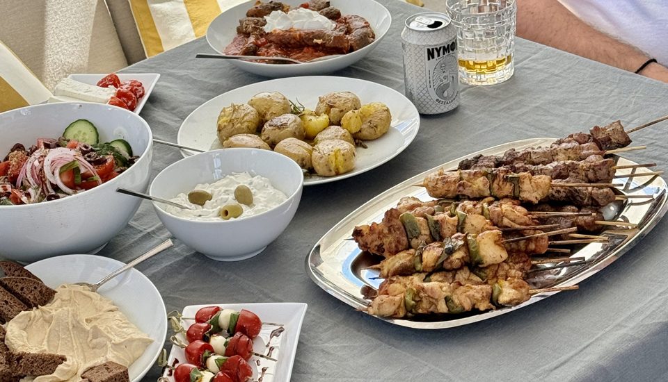 efkrati_sailing_catamaran_sm_cuisine_lunch